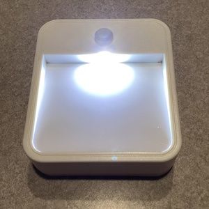 Beams MB720 Wireless Battery Powered Motion Sensing Nightlight